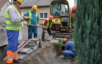 Méterenként 100 forint lesz a közművezeték-adó