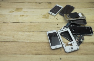 Idén is visszagyűjti a feleslegessé vált mobiltelefonokat az Auchan