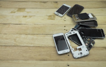 Idén is visszagyűjti a feleslegessé vált mobiltelefonokat az Auchan
