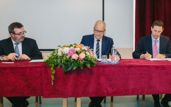 Stratégiai együttműködésre lépett a Kaposi Mór Oktató Kórház és a Széchenyi István Egyetem