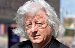 Meghalt Esterházy Péter Kossuth-díjas író