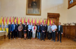Emlékéremmel díjazták azokat, akik a Giro d'Italia kerékpáros versenyben közreműködtek