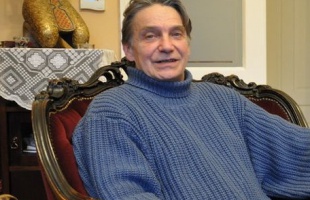 Spindler Béla: Ezen a pályán játszani kell
