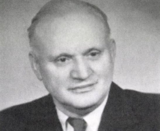 A „hegyi tanár” hosszú útja véget ért (Kaposvár 1999-ben)