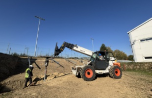 Napelemekkel és energiamegtakarítással válik fenntarthatóbbá a kaposvári jégcsarnok