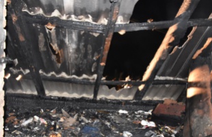 Lángolt a tetőtér Kenese pusztán