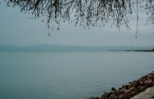 Egy hónapja nem mozdul a Balaton vízszintje