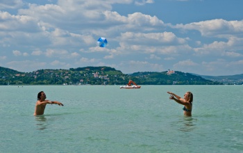 Évről évre többen nyaralnak a Balatonnál