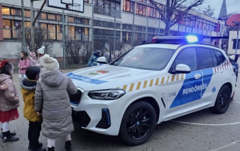 Meglepték az ünnepeltet a somogyi rendőrök