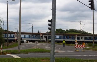 Így robog át a kaposfői járat az új síneken