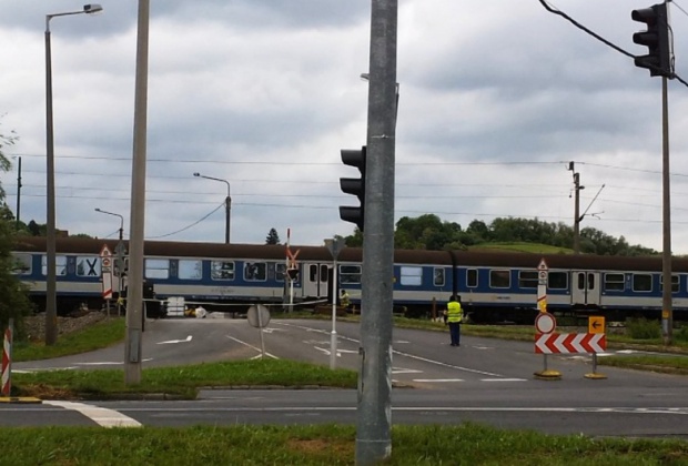 Így robog át a kaposfői járat az új síneken