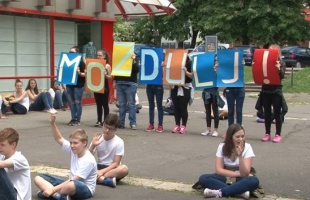 Mozdulj! Flashmob a Domusnál