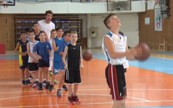 Táborozó kosarasokkal telt meg a sportcsarnok