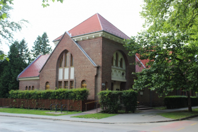 A gyülekezeti ház alapkőletétele