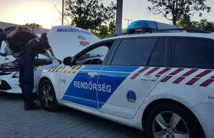 Külföldi autóst tettek helyre a rendőrök