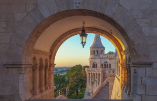 Májusban több mint 1,7 millió turista érkezett a hazai szálláshelyekre