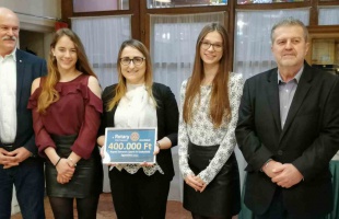 A Rotary Club is támogatja a szinkronúszóinkat