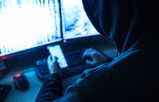 Egy váratlan csomag érkezése is lehet internetes csalás