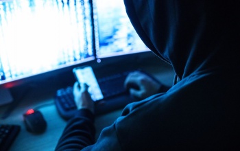 Egy váratlan csomag érkezése is lehet internetes csalás