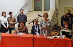 Fiatalok és idősek szavaltak együtt