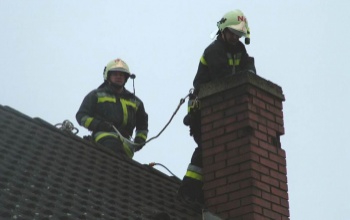 Kéménytüzekhez rohantak a tűzoltók a megyében