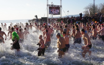 Újévi fürdőzés a Balatonban!
