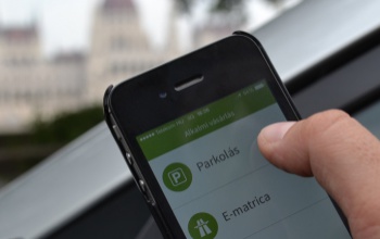 A parkolások több mint 60 százalékát fizetik mobiltelefonnal