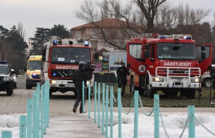 Jégről mentési akció a Balatonon