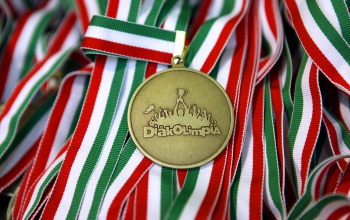 Csapatversenyekben jeleskedtek a kaposvári lányok-fiúk a Diákolimpia® mezei futás országos döntőn