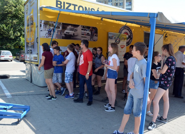 Közlekedésbiztonságról szakszerűen gyerekeknek