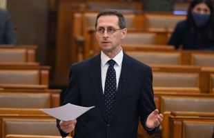 Varga Mihály: a háború és a szankciók okozta változásokhoz kellett igazítani a költségvetést