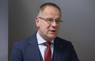 Önálló Területfejlesztési és Közigazgatási Minisztérium jön létre