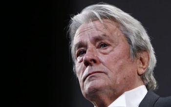 Szűk családi körben helyezik ma örök nyugalomra Alain Delont