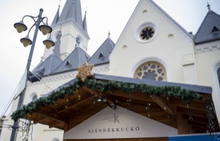 Idén is megnyílik a Kossuth téri Adománykuckó Kaposvár főterén