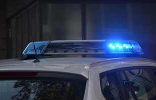 Betondarabbal támadt volna egy férfire, elkapták