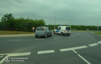 Eldurrant a sofőr agya, mert kiborult az üdítő, ezért büntetőfékezett egyet