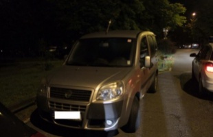 Gépkocsikról lopták le az emblémákat Kaposváron