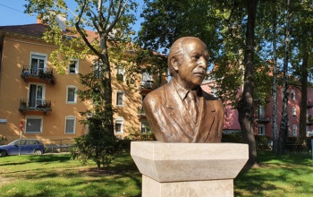 Öt éve avatták fel Takáts Gyula szobrát
