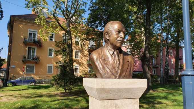Öt éve avatták fel Takáts Gyula szobrát