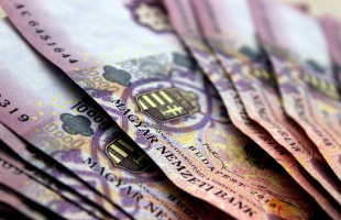 Idén januárban 1500 milliárd forinttal csökkentették az adókat