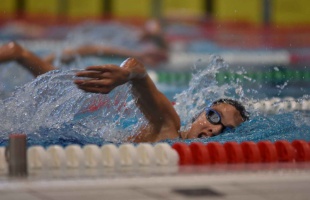 Harminchárom érmet nyertek a sportiskolás úszók