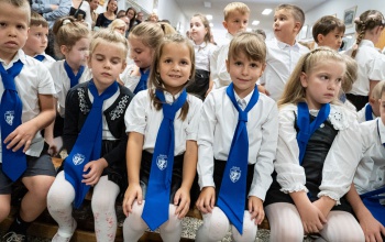 Elsősök nyakkendőben: megkezdődött a 2025/26-os tanév