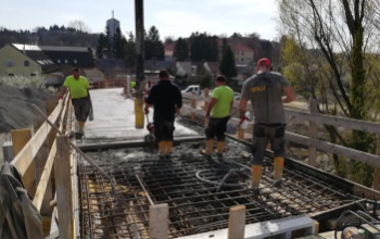 Készül az Esterházy híd betonrámpája a donneri oldalon