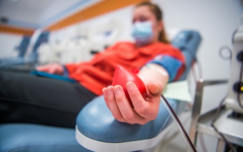 Várják a véradókat a koronavírusos betegek gyógyításához