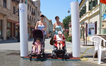 Vízosztás és locsolás a hőségben Kaposváron