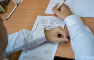 Hétfőn kezdődik az érettségi a magyar nyelv és irodalom írásbelivel