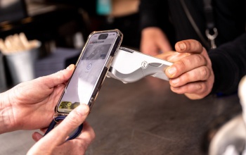Hibás Apple-tranzakciók kezelésén dolgoznak a bankok az MNB és a kártyatársaságok együttműködésével