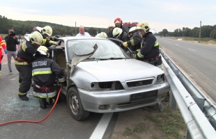 Súlyos baleset a 67-en - összehangolt mentési gyakorlat az új úton