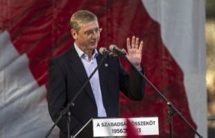 Akik mindent vissza szeretnének állítani