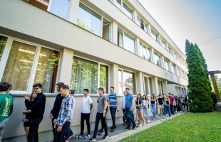 Félmilliárdos fejlesztéssel spórol a Közgazdasági